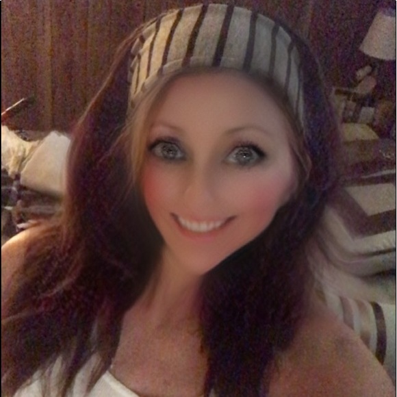 Meet your Posher, Amy - Picture 3 of 8